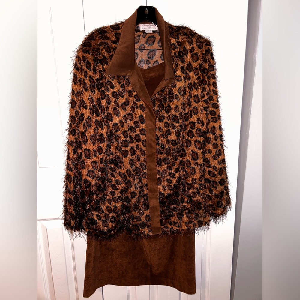NEW, Two-piece dress plus size 24 women, Ultrasuede eyelash leopard, print, suit